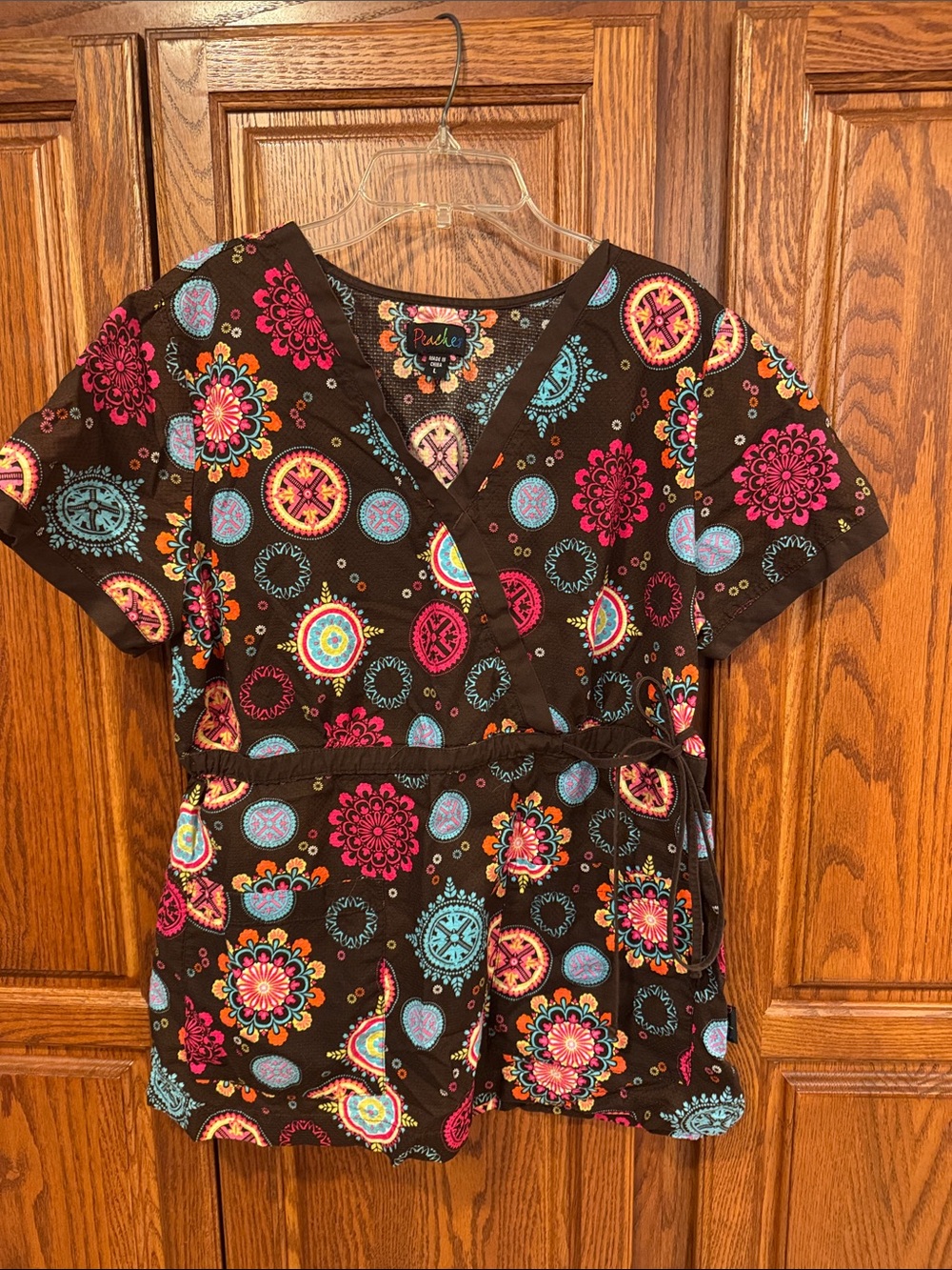 Peaches brand Floral Women’s Scrub Top